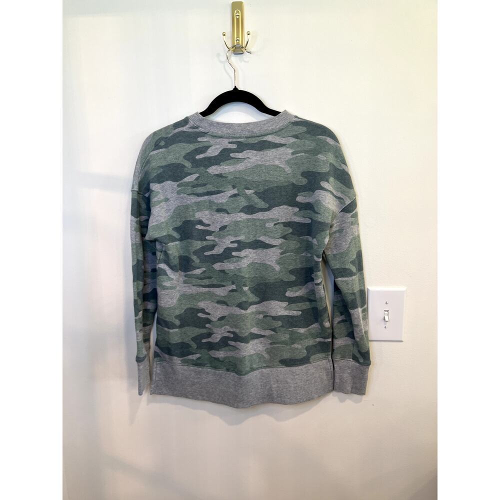 Time and Tru Camo Sweatshirt XS Green Gray Pullover Casual Lounge Top - Picture 2 of 4